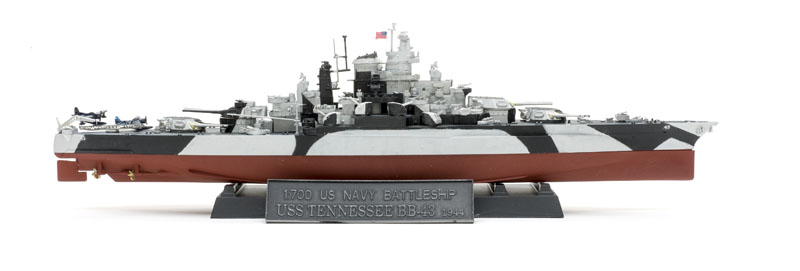 1/700 Scale Plastic Model Kit Trumpeter 05782 USS Tennessee BB-43 1944